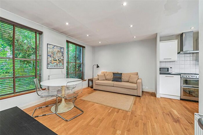 1 Bedroom Terraced House For Sale In Drayton Gardens, Chelsea, London, SW10