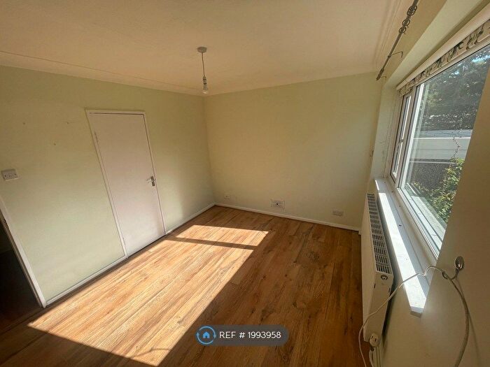 2 Bedroom Flat To Rent In Woodcote Drive, Orpington, BR6