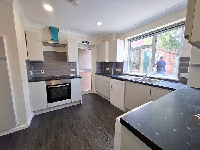 4 Bedroom Property To Rent In Flatfield Road, Hemel Hempstead, HP3