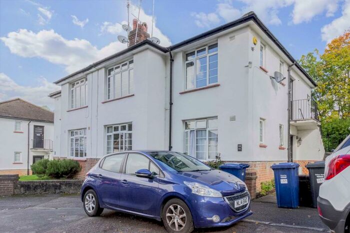 2 Bedroom Flat To Rent In Nether Close, Finchley, N3