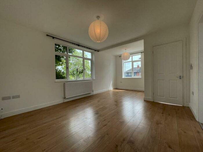 3 Bedroom House To Rent In Fairfield Square, Cosham, PO6