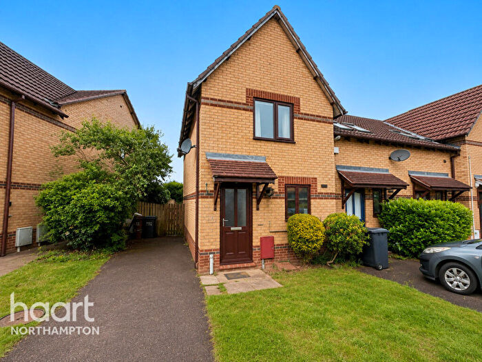 2 Bedroom End Of Terrace House For Sale In Rochelle Way, Northampton, NN5