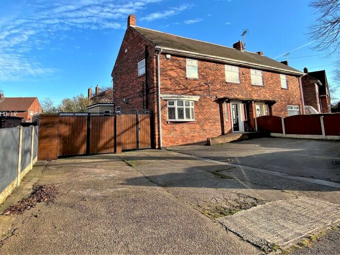 3 Bedroom Semi-Detached House To Rent In The Circuit, Woodlands, Doncaster, DN6