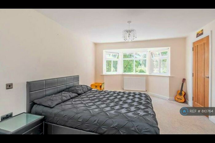 5 Bedroom Detached House To Rent In St. Bernards Road, Solihull, B92