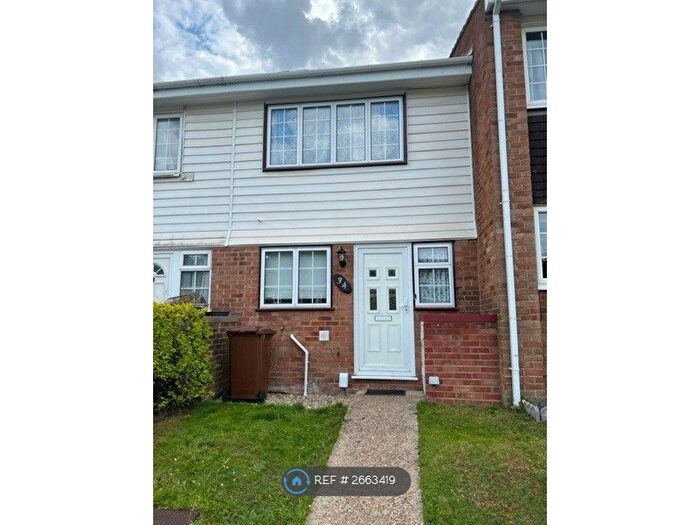 2 Bedroom Terraced House To Rent In Waverley Close, Chatham, ME5
