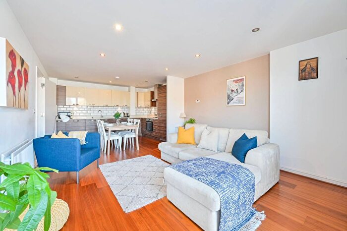 2 Bedroom Flat For Sale In Boyson Road, Elephant And Castle, London, SE17