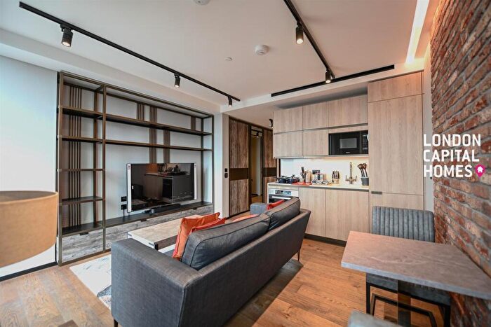 Apartment To Rent In Stage Apartments, Hewett Street, London, EC2A