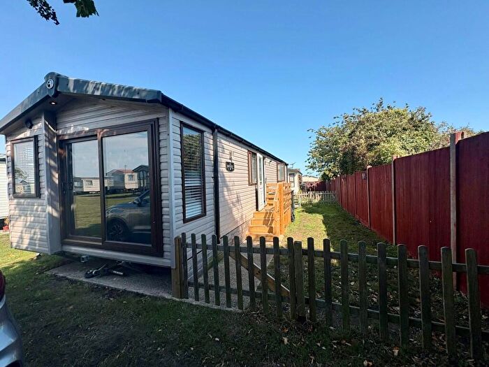 3 Bedroom Caravan For Sale In Plough Road, ME12