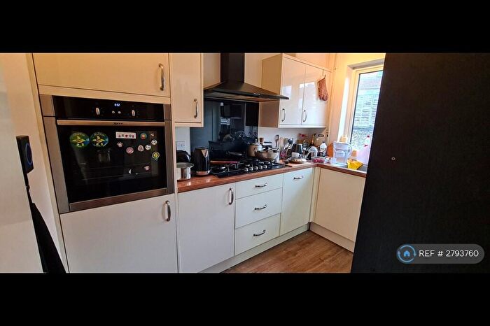 3 Bedroom Semi Detached House To Rent In Cecil Road, Ipswich, IP1