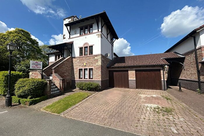 3 Bedroom Property For Sale In Buckingham Drive, Knutsford, WA16