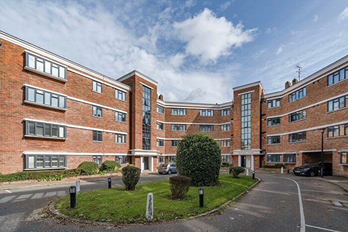 1 Bedroom Flat To Rent In Kingsbridge Avenue, Acton, W3