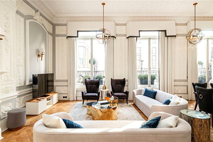 2 Bedroom Flat To Rent In Strand, Covent Garden, London, WC2R