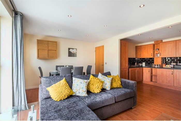 2 Bedroom Flat To Rent In Curzon Place, Gateshead, NE8