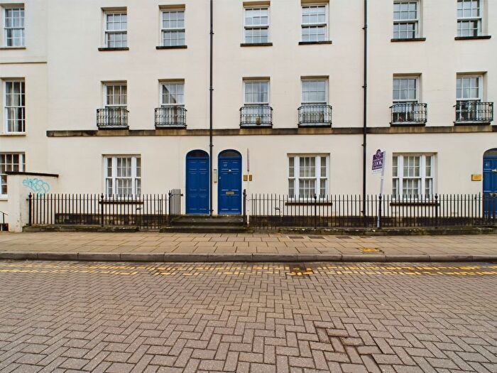 2 Bedroom Flat To Rent In St. Georges Place, Cheltenham, GL50