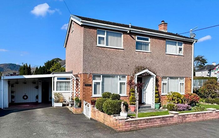 4 Bedroom Detached House For Sale In Maes Mawr, Llanrwst, LL26