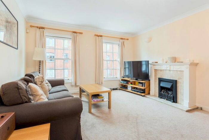1 Bedroom Flat To Rent In Amwell Street, London, EC1R