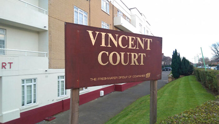 2 Bedroom Flat To Rent In Bell Lane, Hendon, NW4