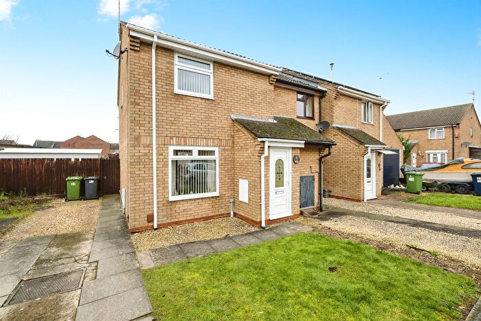 3 Bedroom End Of Terrace House For Sale In Elm Close, Yaxley, Peterborough, PE7