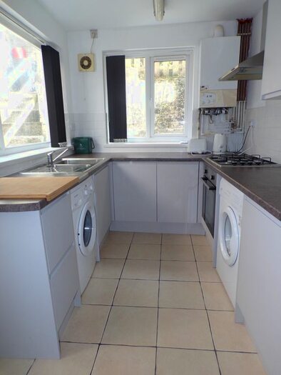 3 Bedroom Terraced House To Rent In Brynsyfi Terrace, Swansea SA1