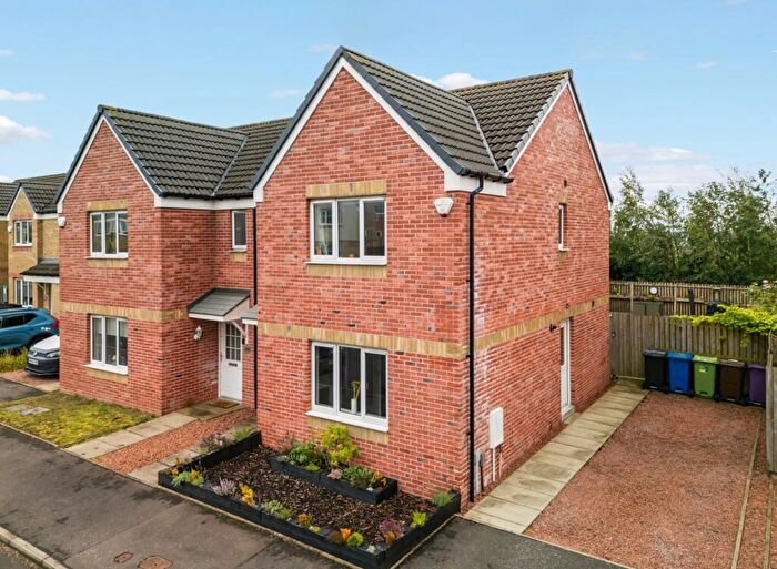 3 Bedroom Semi-Detached House For Sale In Craigswood Way, Baillieston, G69