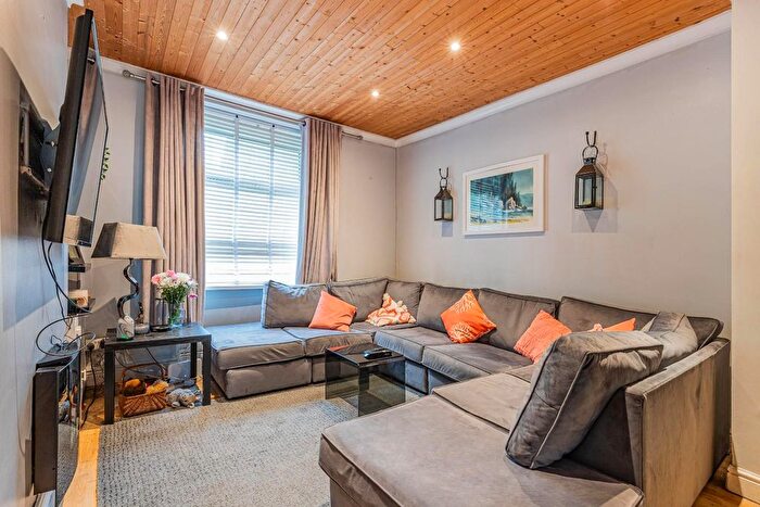 3 Bedroom End Of Terrace House For Sale In Charlotte Street, Penarth, CF64