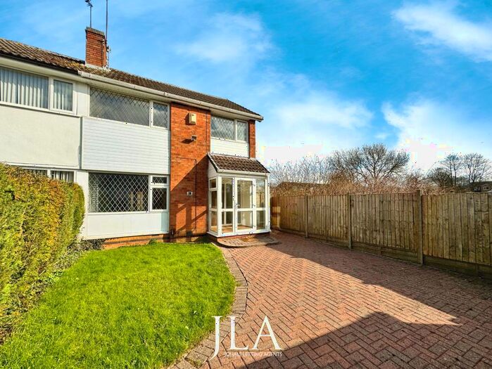 3 Bedroom Semi-Detached House To Rent In Tyringham Road, Wigston, LE18