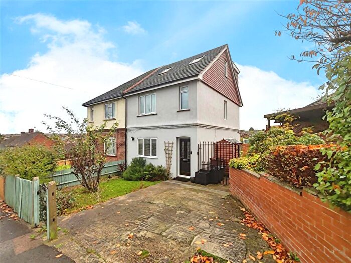 4 Bedroom Semi-Detached House For Sale In Wayfield Road, Wayfield, Chatham, Medway, ME5