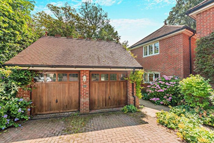 5 Bedroom Detached House For Sale In Holt Close, Wickham, Fareham, Hampshire, PO17