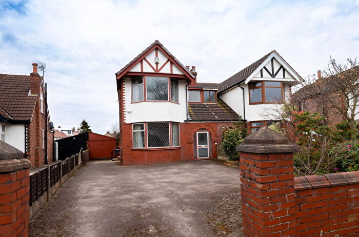 3 Bedroom Semi-Detached House For Sale In Liverpool Road, Southport, PR8