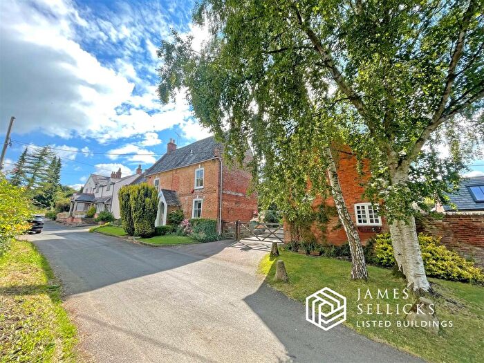 6 Bedroom Character Property For Sale In White House Farm, Back Lane, Burton Overy, Leicester, LE8