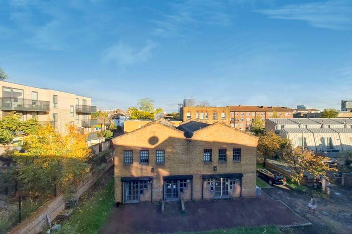 2 Bedroom Flat To Rent In New Cross Road, New Cross, London, SE14