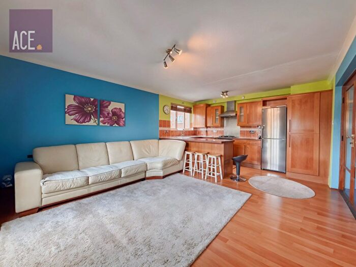 1 Bedroom Flat To Rent In North Road, Ealing, W5