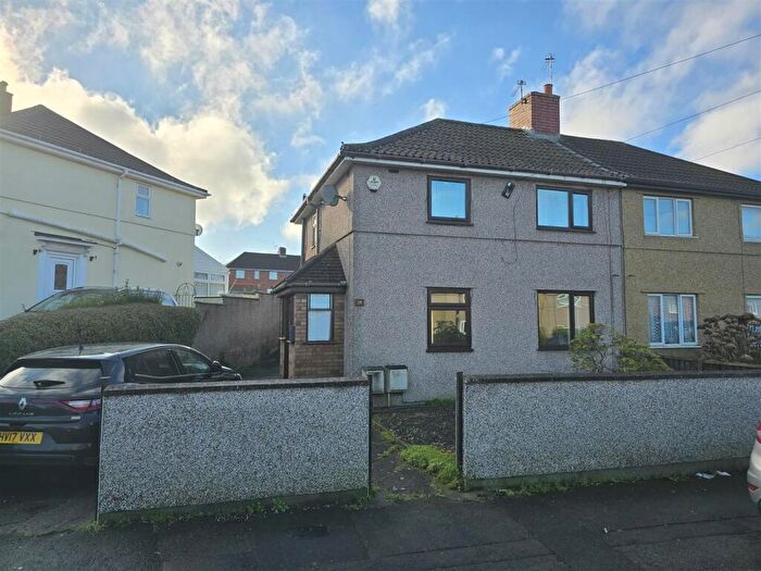 1 Bedroom Apartment To Rent In Woodland Way, Kingswood, BS15