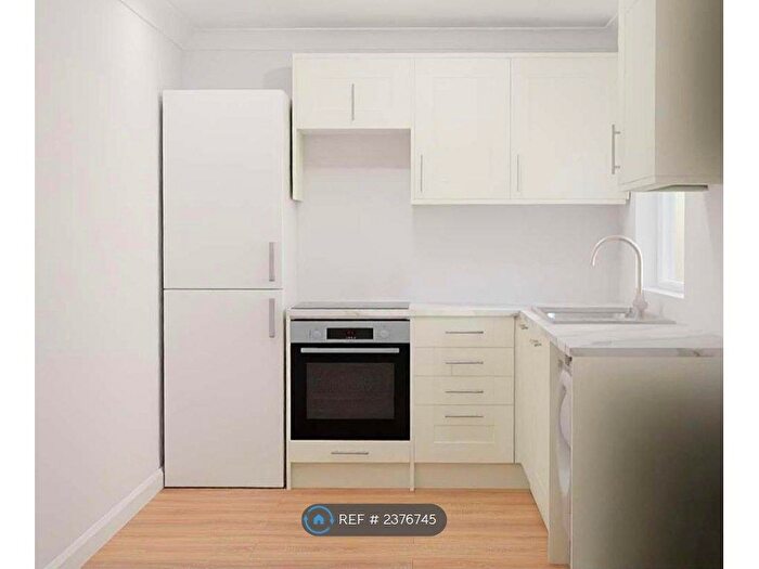2 Bedroom Terraced House To Rent In Veronica Gardens, London, SW16