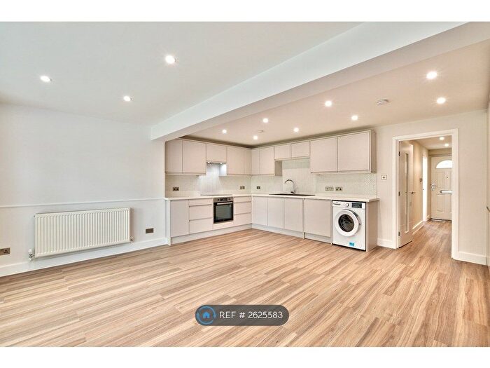 4 Bedroom Terraced House To Rent In Ribblesdale, Hemel Hempstead, HP2