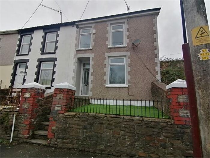 3 Bedroom Terraced House To Rent In School Street, Whattstown, CF39