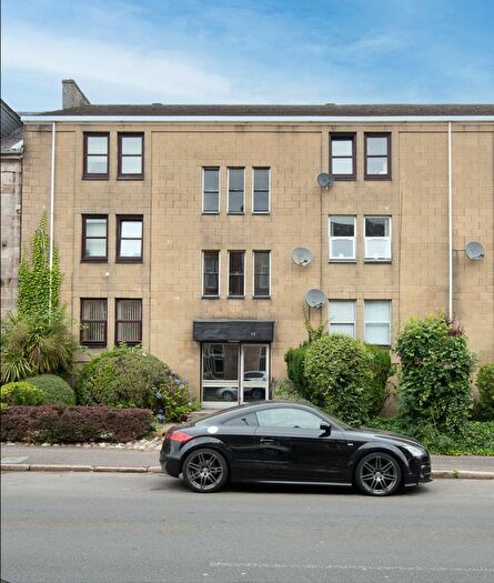 2 Bedroom Flat For Sale In Cardwell Road, Gourock, PA19