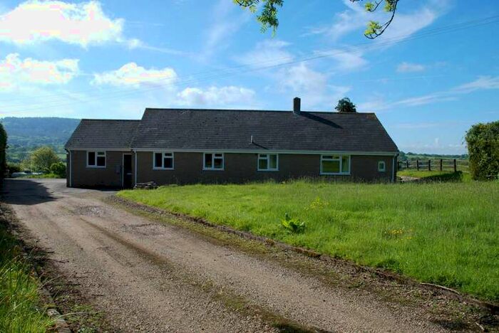 3 Bedroom Bungalow To Rent In North Brewham, BA10