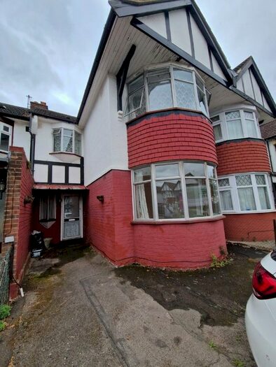 4 Bedroom Detached House To Rent In Pasteur Gardens, London, N18