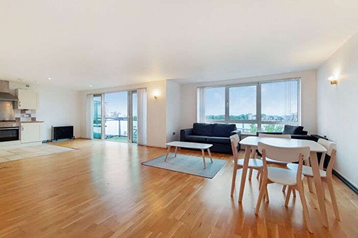 2 Bedroom Flat To Rent In Hopton Road, London, SE18