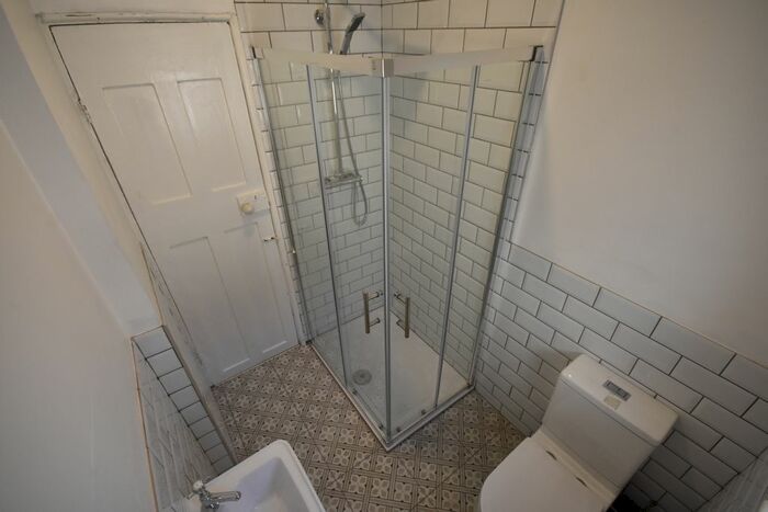 2 Bedroom Flat To Rent In Donald Street, Roath, CF24