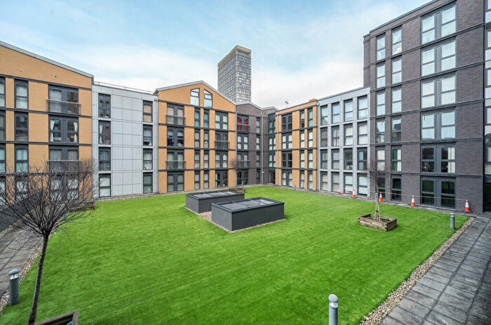 2 Bedroom Apartment To Rent In Communication Row, Birmingham, B15