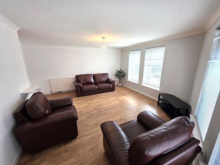 3 Bedroom Flat To Rent In Littlejohn Street, City Centre, Aberdeen, AB10