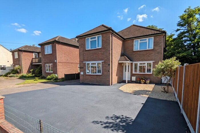 2 Bedroom Maisonette To Rent In Knaphill, Woking, Surrey, GU21
