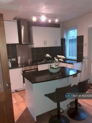 3 Bedroom Terraced House To Rent In South Street, Keighley, BD21