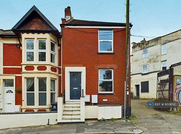 2 Bedroom End Of Terrace House To Rent In Bannerman Road, Bristol, BS5