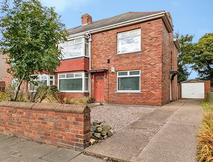 2 Bedroom Flat For Sale In Wallsend Road, North Shields, Tyne And Wear, NE29