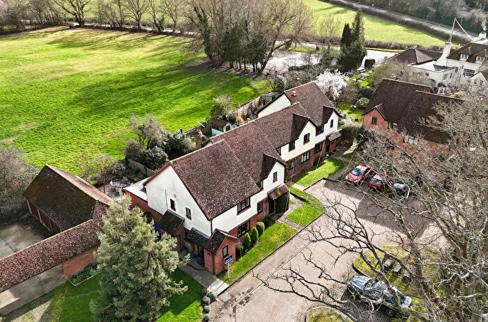 3 Bedroom Semi-Detached House For Sale In Barley Mow Close, Winchfield, Hook, Hampshire, RG27