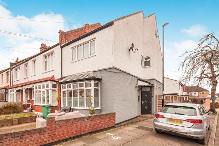 4 Bedroom Semi-Detached House To Rent In Kemble Road, London, SE23