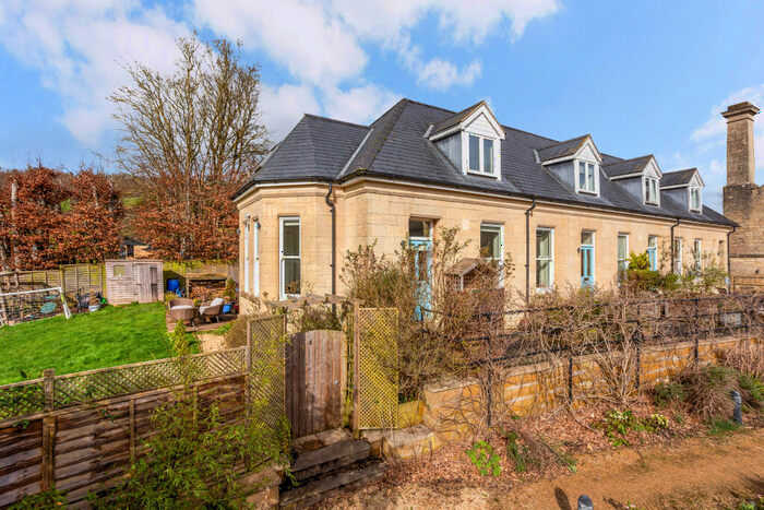 2 Bedroom End Of Terrace House For Sale In Brassknocker Hill, Bath, BA2